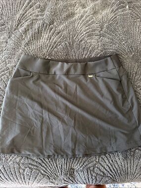 Classic Women's black Skort
